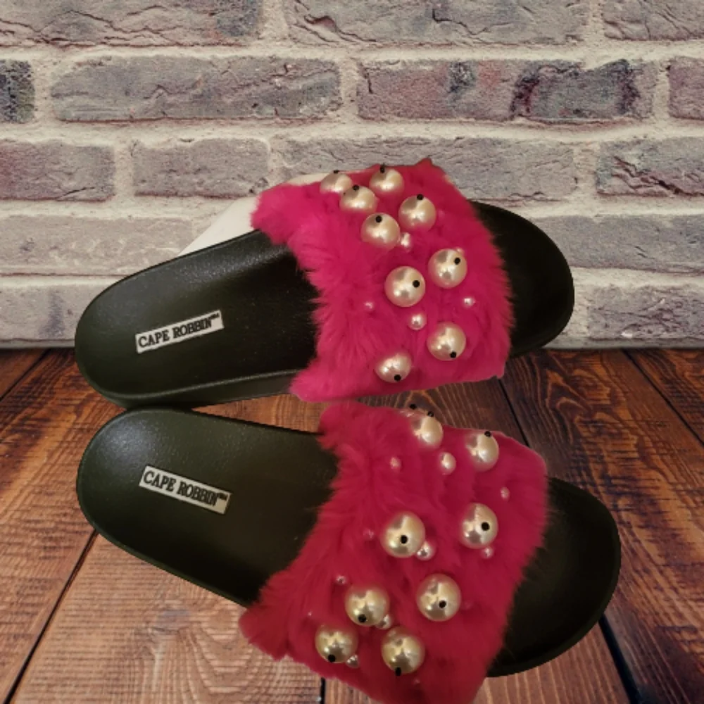 Flip Flops - Picture 2 of 3
